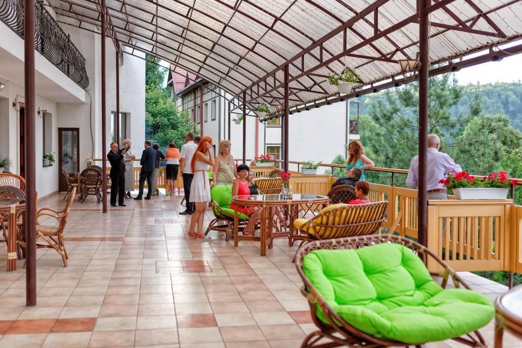Karpaty Hotel ยาเรมชา ภายนอก รูปภาพ