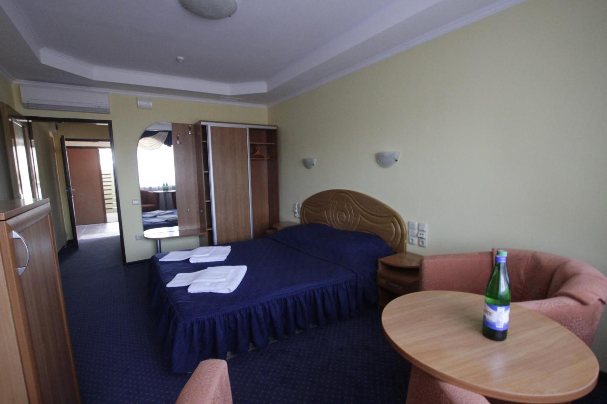 Karpaty Hotel ยาเรมชา ภายนอก รูปภาพ